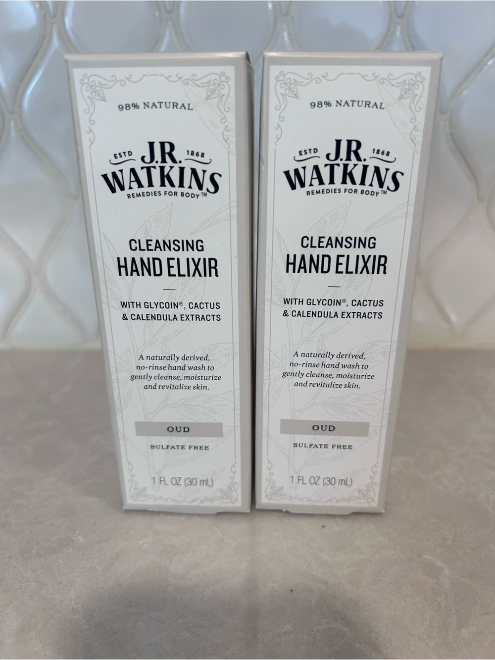 J.R watkins Cleansing Hand Elixir - Oud